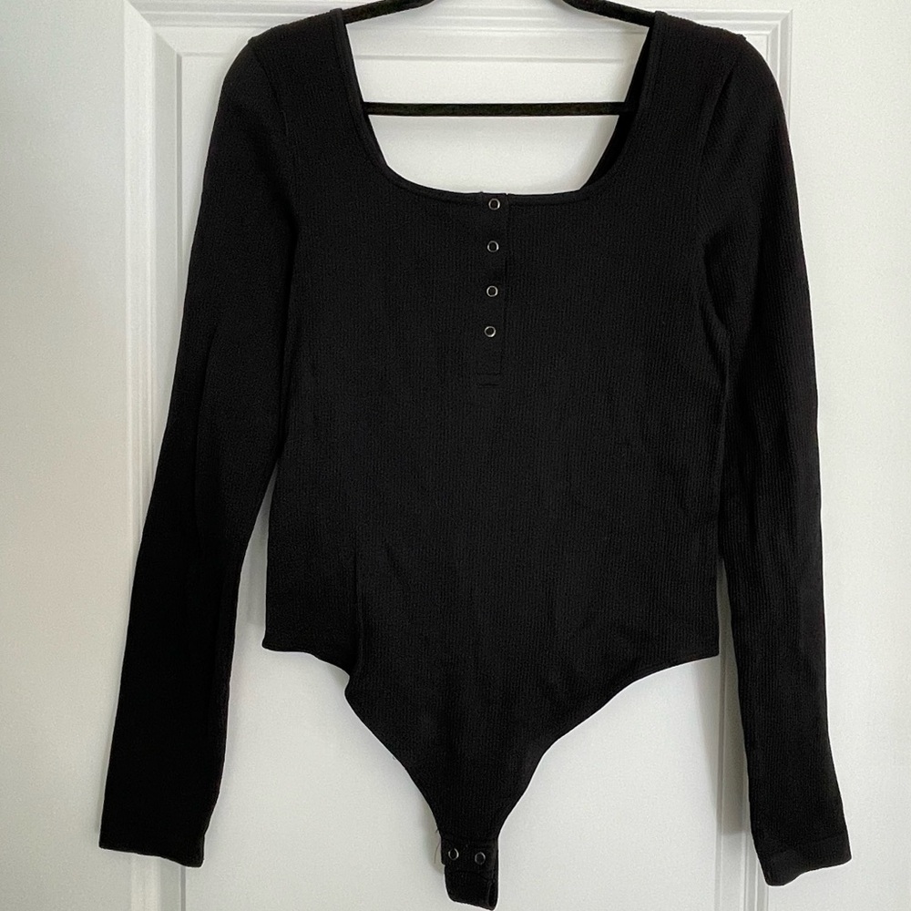 SO Bodysuit | SO black button up long sleeve button closure bodysuit